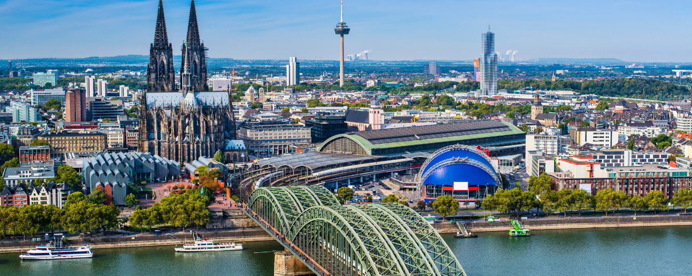 [Translate to English:]Interim Manager Cologne supports companies in transformation and leadership.